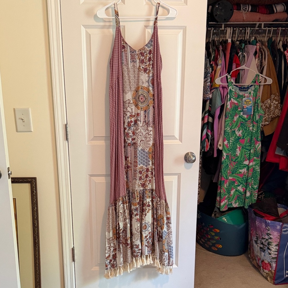 Easel Boho Maxi Dress in Mauve and Cream Large